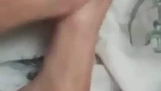 Ayak fetişi, ayaklarımda vücut losyonu, ayak pornosu, seksi ayaklar