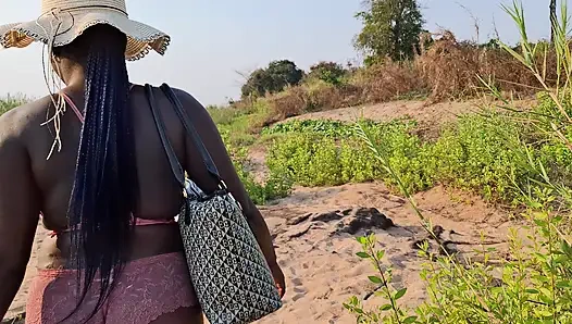 Okyanusun ortasında çölde adada seks kalabalığın önünde sikiş