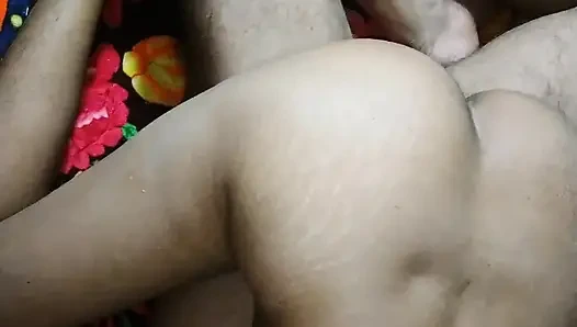 Ateşli kız öğrenci xxx videoları, xxx videoları ile ateşli okul arkadaşı