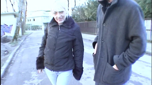 Sarışın ev hanımı yanlış yolda