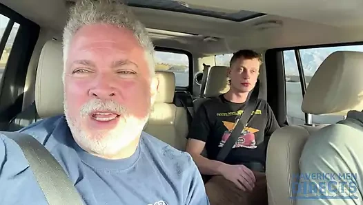 Jock deliğimi toplu sikiyorum