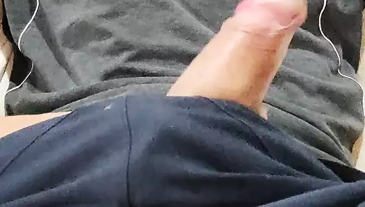 Penisiyle oynamasını izle - erkekler yarağını çıkarıyor