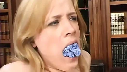 Anna Mills ve Utangaç Aşk