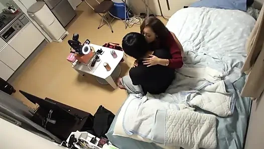 Kiralık şehvetli güzellik, baştan çıkarma unutulmaz bir oyuna dönmeye hazır.