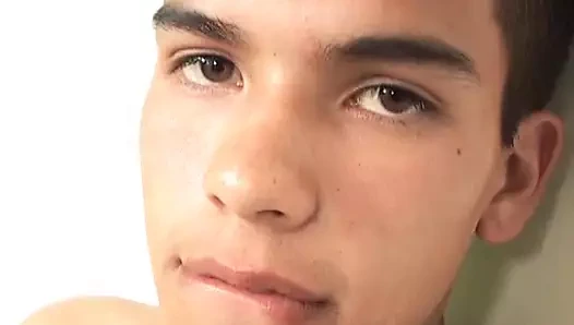 Asılı latin twink santiago sikişiyor