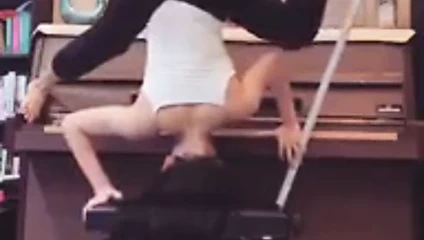 Pianiste kız yogası