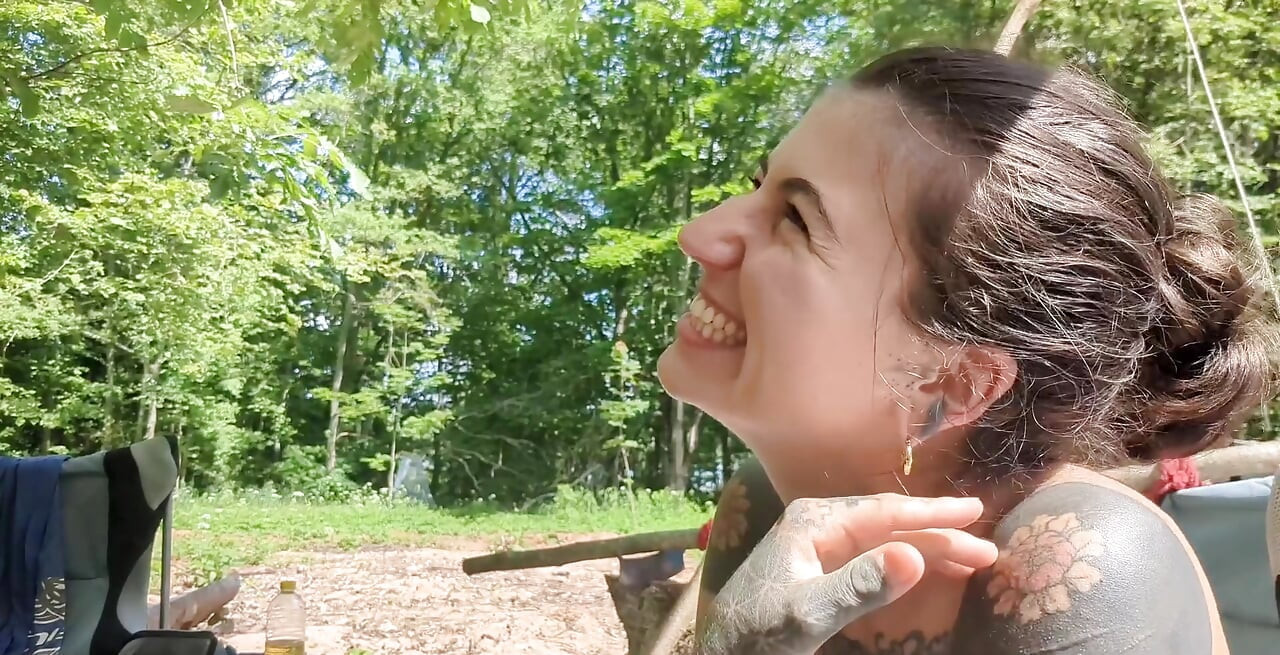 Boşalma ile Açık Hava Kampında Oral Seks