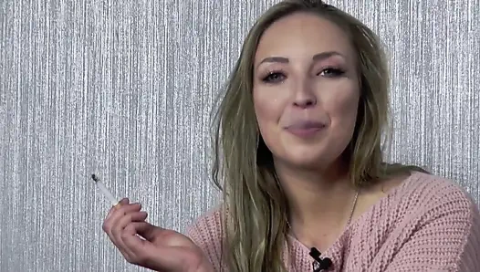 Bodystockings'deki seksi esmer oyuncu seçmelerinden sonra sikişmeyi seviyor