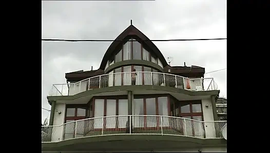 Elizabeth King için İki Büyük Horoz