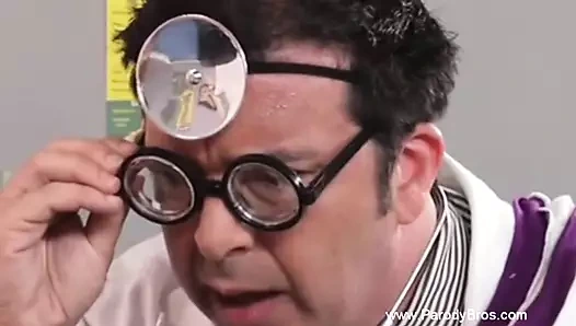 Minik memeli sarışın bebek sikiliyor