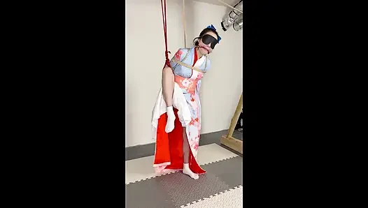 Güneşli bir günde kimono giymenin doruk versiyonu