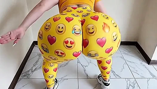 Zıplayan emoji taytlı büyük