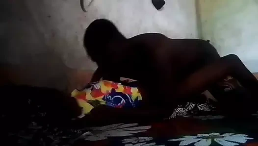 İki köylü geceleri ıslanıyor