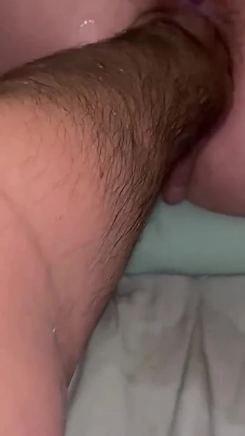 Обязательный для просмотра момент из "Фистинг волосатой жены анально со сквиртующим оргазмом. Грязный разговор"