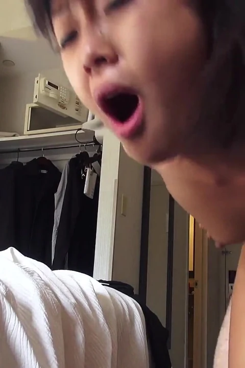 Dövmeli Saya Song James Deen ile sikişiyor