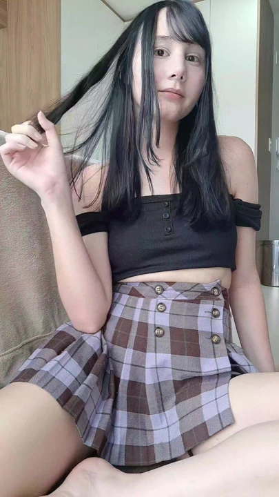 Hi, did you like my purple skirt?