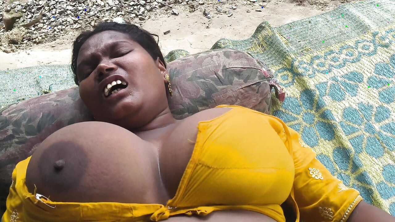 Aaj dopahar mein housewife ki gand chudai ki