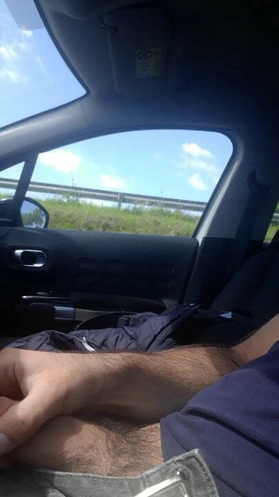 halka açık arabada