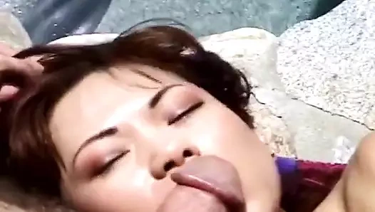 Evli kadının bir yabancıyla sikişmesi gerekiyor