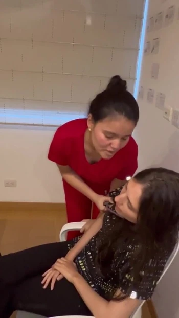 Сногсшибательный момент от "Моя студентка-медик изменяет мне, и в итоге мы обнажаемся в моем офисе"