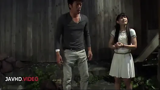 Tıraşlı amcık Japon tatlı yui odayı buharda pişiren sert seksin tadını çıkarıyor genç kız