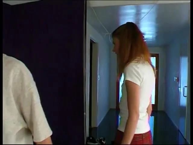 Teen anne bị đập mạnh