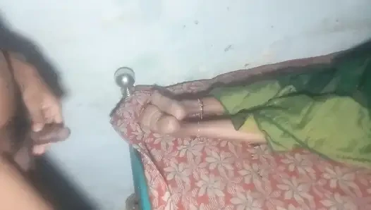 Tamil teyze domaltarak sikişiyor