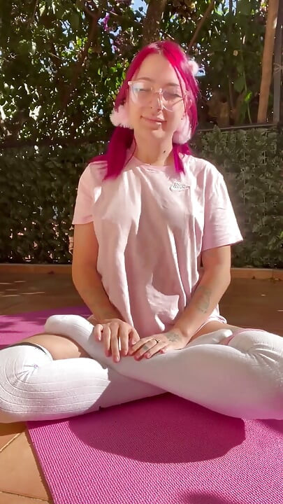 Külotlu ve çoraplı yoga