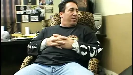 Büyük göğüslü güzel sarışın hatun koca ayak tarafından dövülerek var