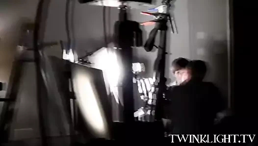 Twinks kızdırmak züppe ve yapmak onu katılmak mastürbasyon oturum