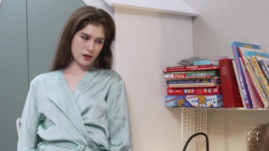 Çok kötü bir kız olmuşsun Bella! Üvey baba Tim seni cezalandıracak