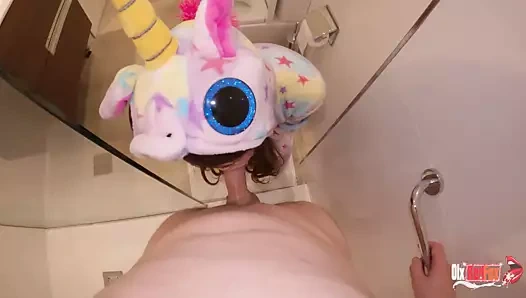 Üvey kardeş gets oral seks itibaren üvey kardeş içinde the duş