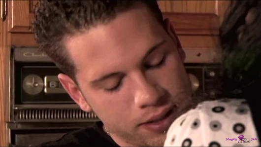 Bu kolayca hayatındaki en iyi ırklararası sikişlerden biri olabilir