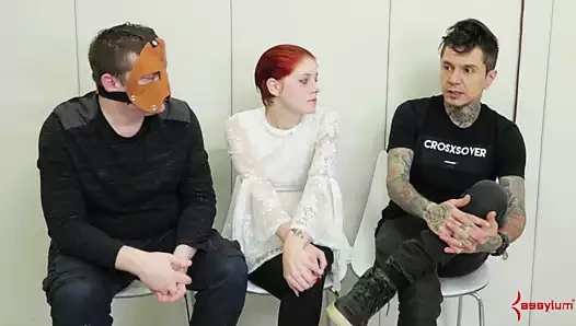 bağlı fahişe öğürerek ve alma oynamıştı