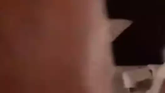 Portekizli kadın duşta