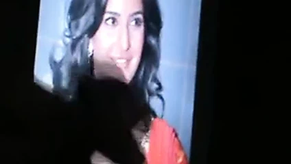 Hintli aktris-katrina'ya saygı duruşu