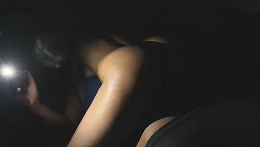 Azgın evli kadın gecenin ortasında sevişmek istiyor