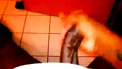 Büyük bir sulu kedi düşünmek