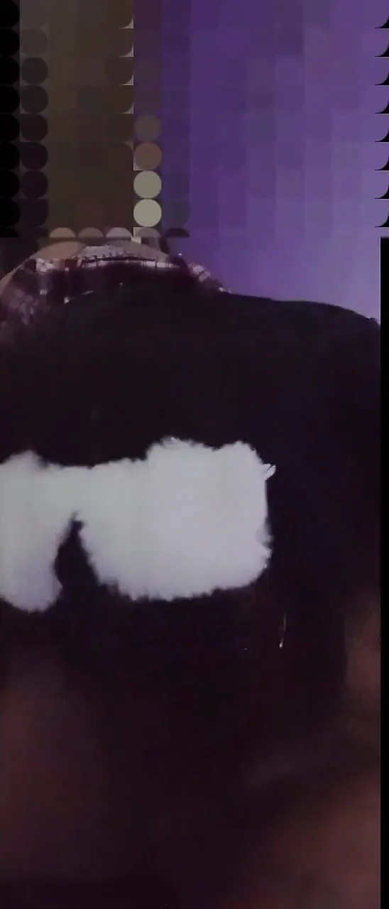 Ben bir travestiyim ve internet teknisyenlerinin yarağını emmeyi seviyorum