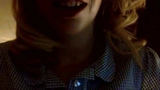 İngiliz delikanlı yiyor onu kedi