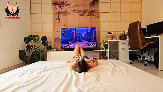 Poposunda Bir Fiş Varken Sevişmeyi Sever!