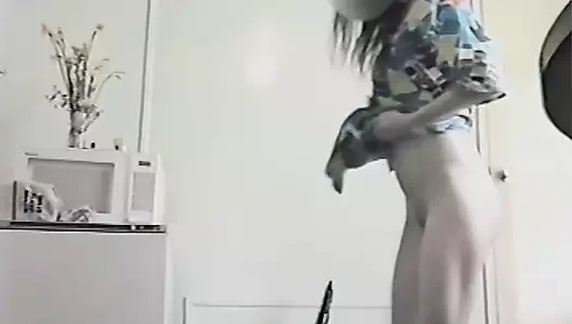 Amatör sürmek modifiye yapay penis için ona sıkı kedi