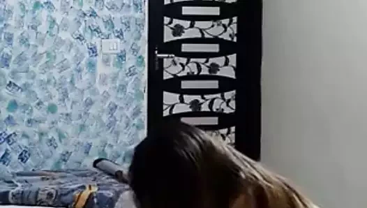 Sikimi şeker gibi emiyor, çok eğlendim