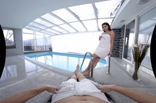 Tmwvrnet - ellen betsy - yüzme havuzunun yanında pis lanet