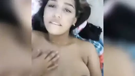 New York City, Amerika Birleşik Devletleri'nden büyük sarkık memeli esmer genç karısı büyük bir horoz tarafından becerdin alır - full hd