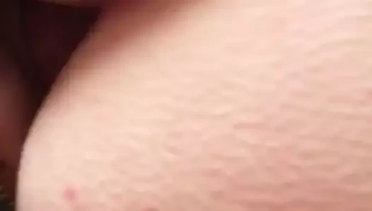 Qos ateşli evli kadın götüne boşalıyor