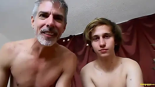 Minik dev erkek arkadaşlarını sikiyor