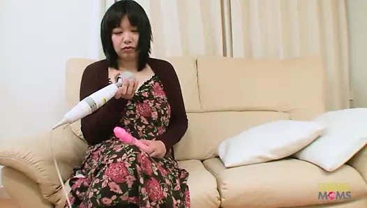 Kıllı çalılı şişman Asyalı esmer toshiko siraki'yi sırılsıklam sırılsıklam amına sokuyor