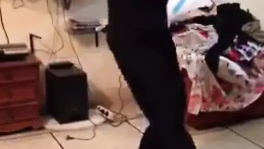 Özelde sıcak ve seksi dans