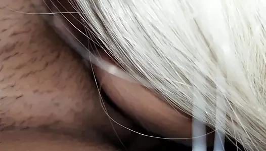 yüksek sesle inliyor ile masanın altında cumming - lezbiyen şekerler